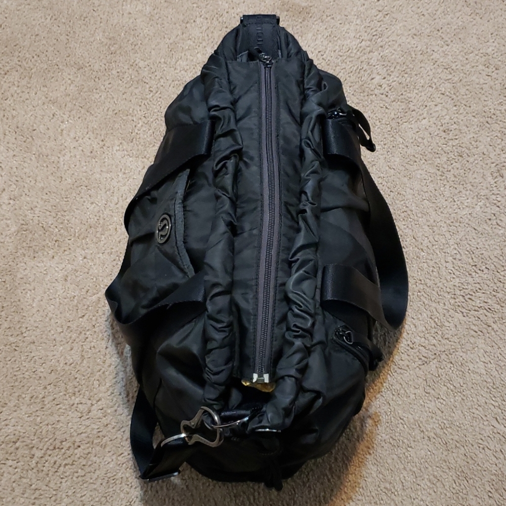 lululemon athletica Black Quilted Shoulder Tote - Picture 8 of 13